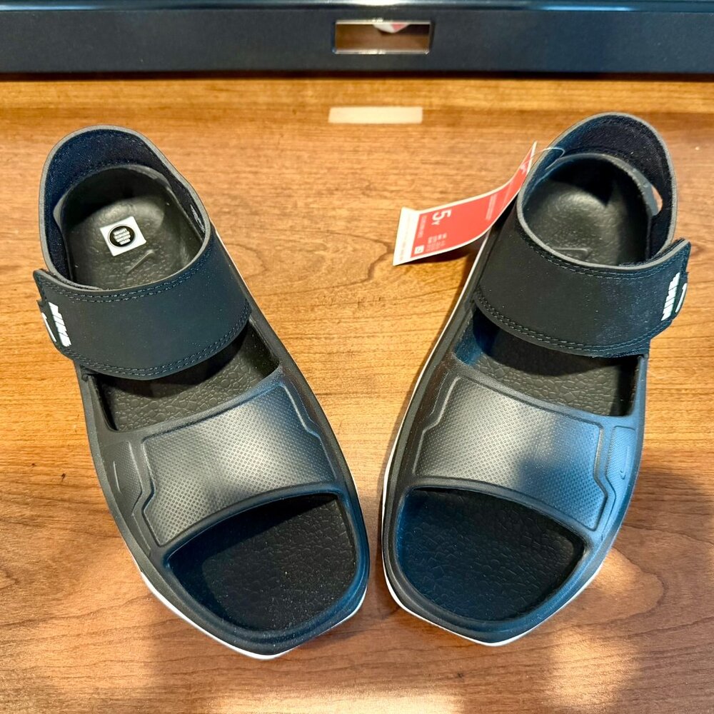 Nike Playscape Big Kids Sandals